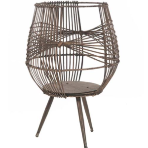 Metallist ja bambusest taimealus